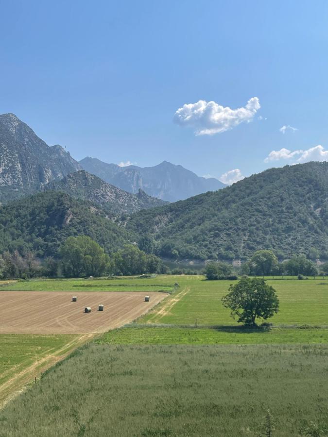 Con Estupendas Vistas A